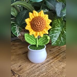 Mini Crochet Sunflower Planter NIP